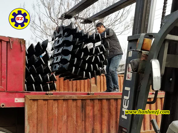 雙志機(jī)械：134S刮板與刮板機(jī)齒規(guī)裝車走貨！